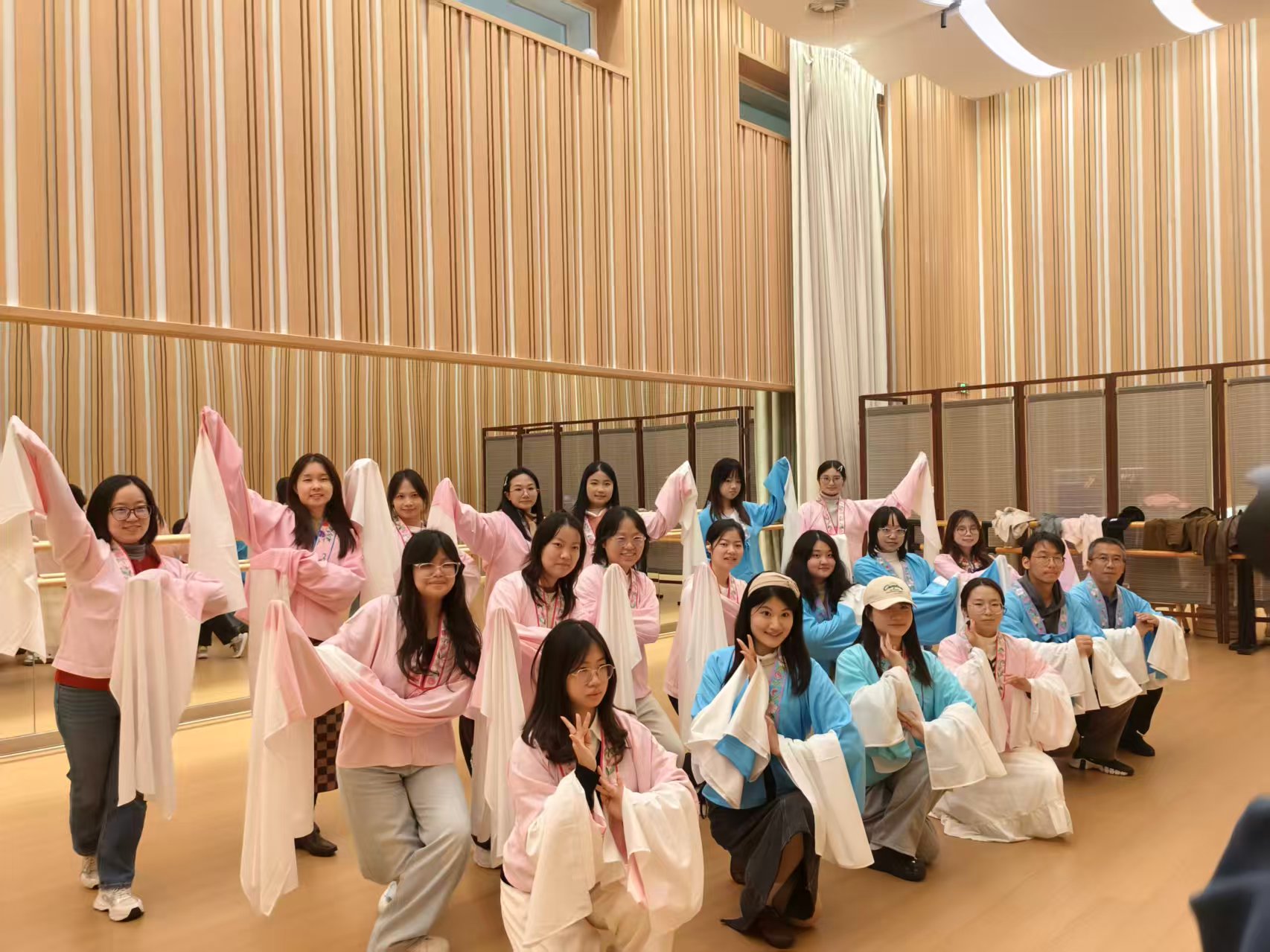 微信图片_20251124115320.jpg 微信图片_20251124115320.jpg