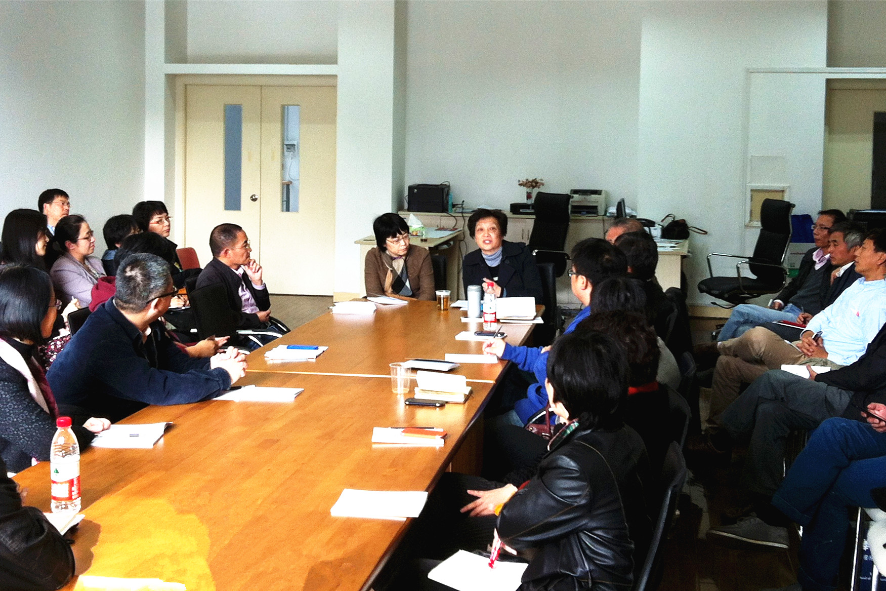 校工会传达中国工会十六大报告精神